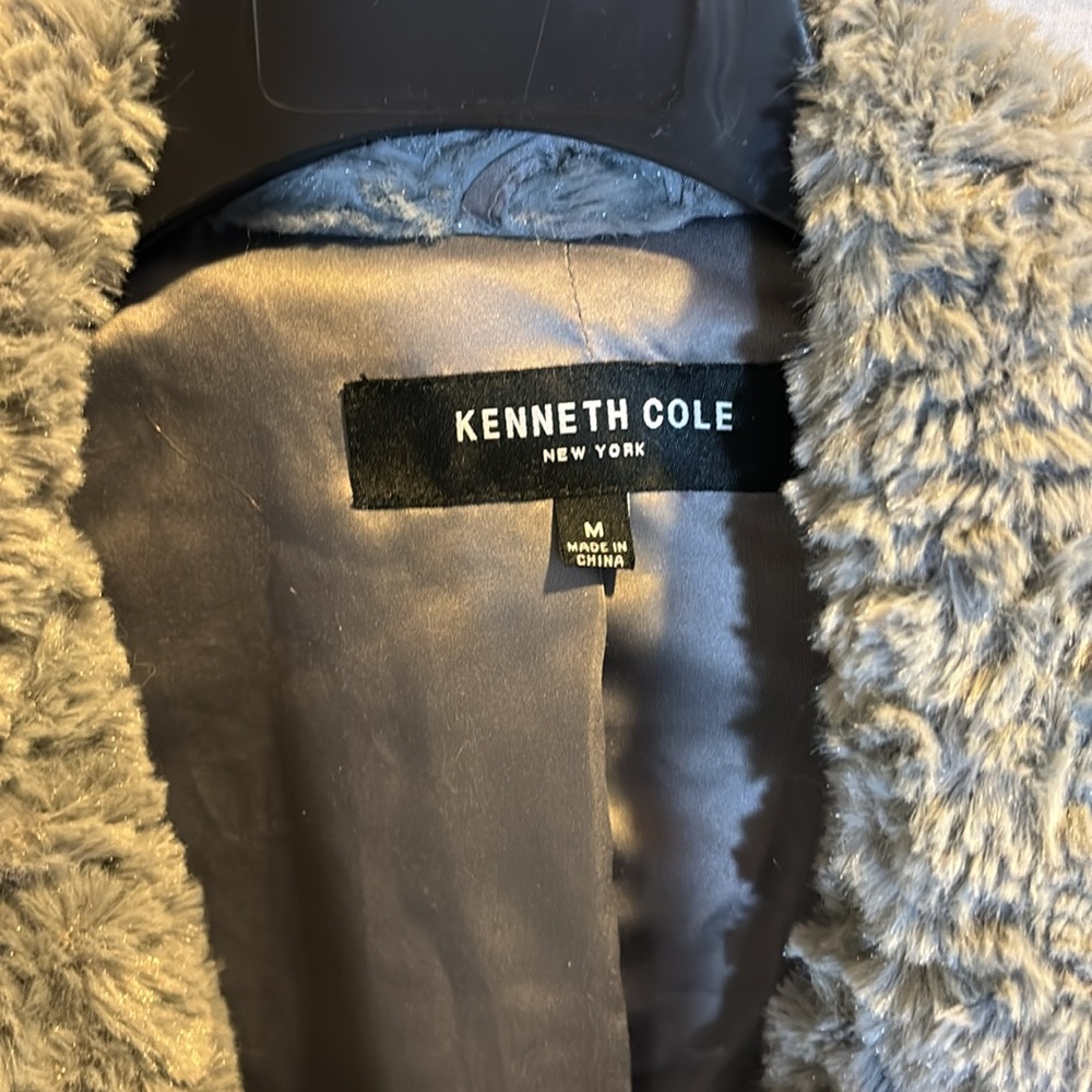 Kenneth Cole faux fur coat - Picture 2 of 6